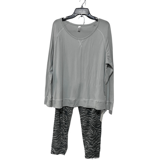 FLORA & JENNI PAJAMA MIXED LOUNGE SLEEP SET GRAY SHIRT ANIMAL PRINT JOGGER LARGE - Picture 3 of 15